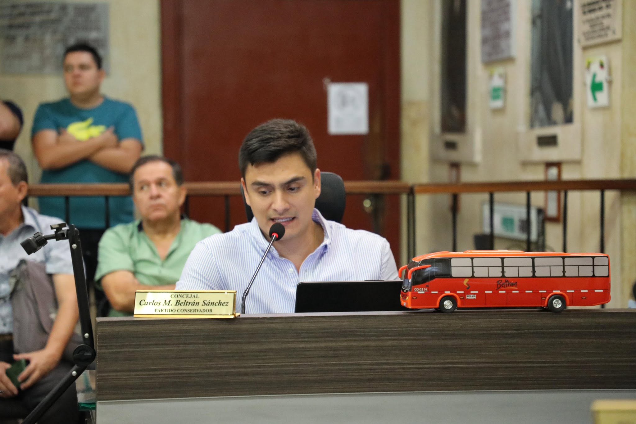 “El sector comercio sigue esperando una respuesta”: Concejal Carlos Beltrán reitera el llamado para ampliar horarios de bares y gastrobares en Ibagué 1