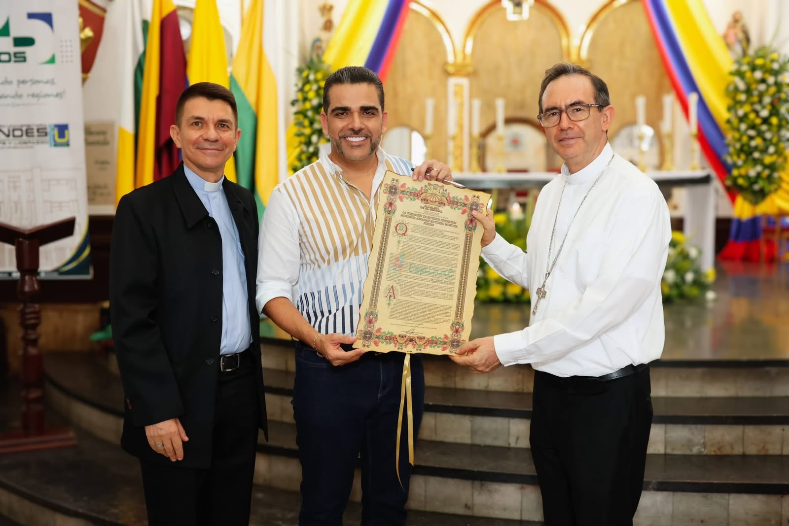 FUNDES celebra 25 años formando profesionales y transformando regiones 18
