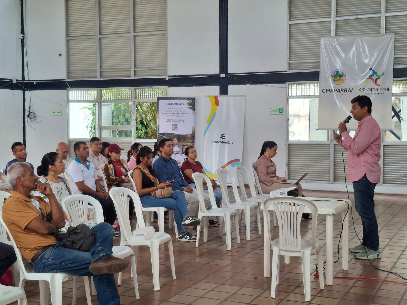 Gobernación del Tolima capacita a comerciantes de Chaparral para la Feria Internacional del Café 1