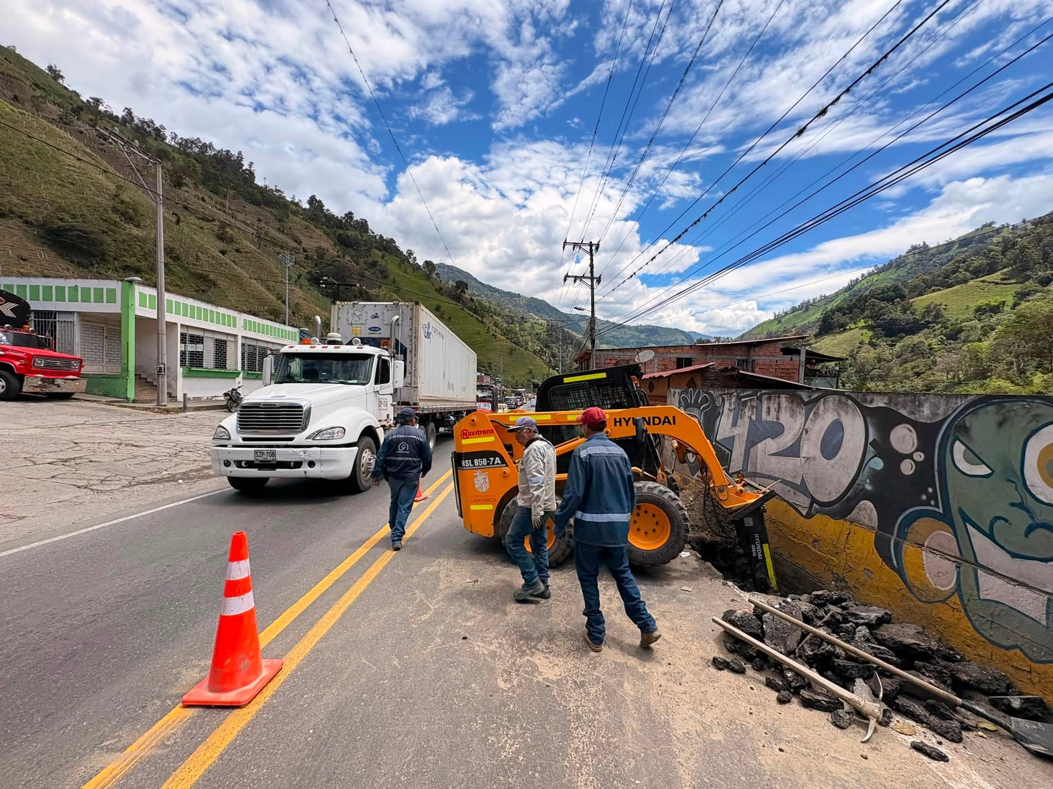“El país se paraliza”: alcalde de Cajamarca exige soluciones urgentes por emergencia en la vía Panamericana 1