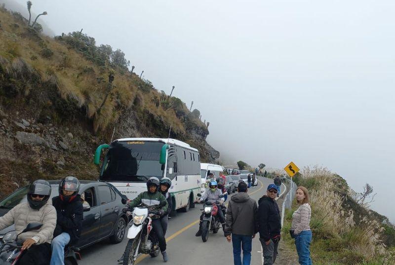 12 conductores fueron sancionados en la vía Murillo-Manizales por estacionar sobre la calzada 1