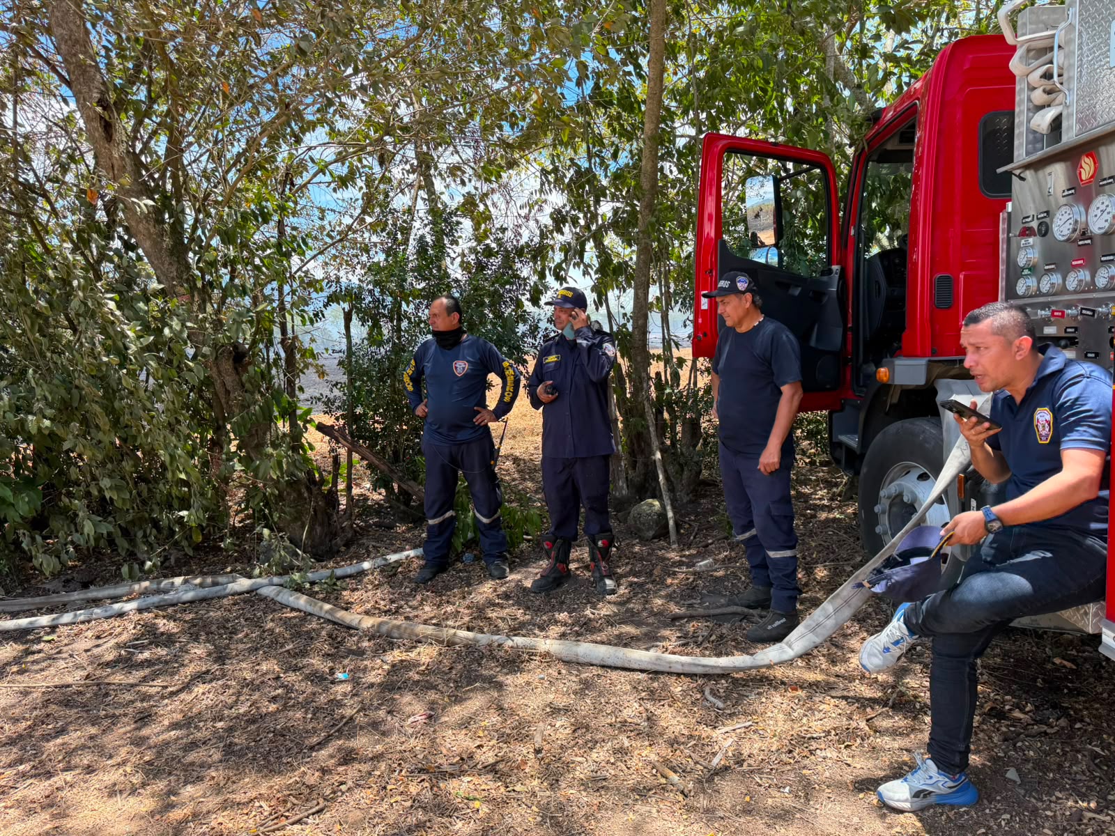 Bomberos controló incendio forestal registrado en el sector de Aparco 1