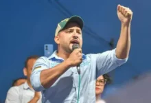 Alcalde de Coello responde por video de carro de Bomberos que aparece arrojando agua en medio de las fiestas 11