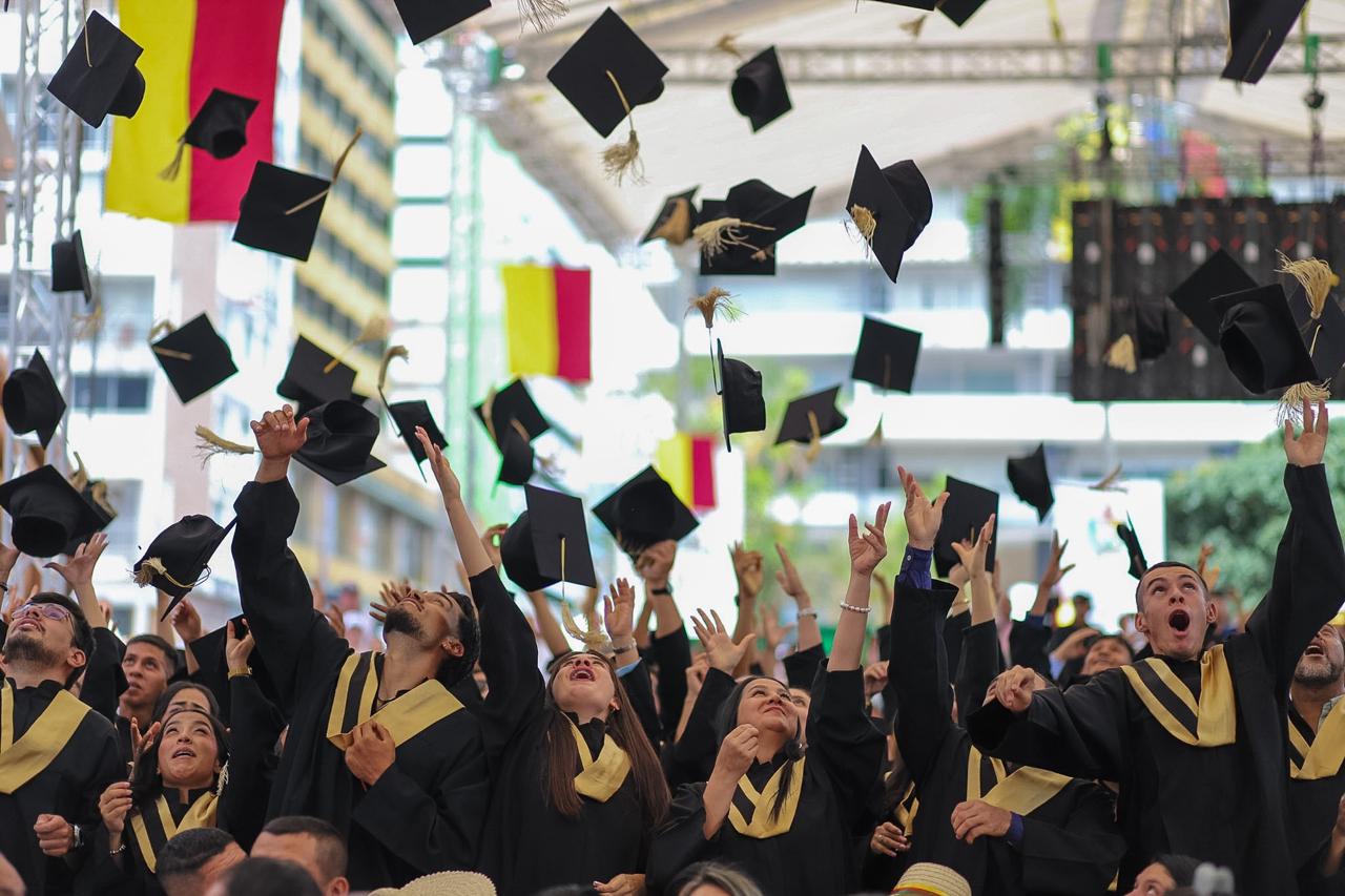 Proyecto Gualí gradúa a 100 jóvenes y fortalece el relevo generacional del café y el turismo en el norte del Tolima 1