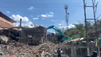 Adiós a las ruinas del terror: Inician demolición de edificación quemada en la calle 19 5