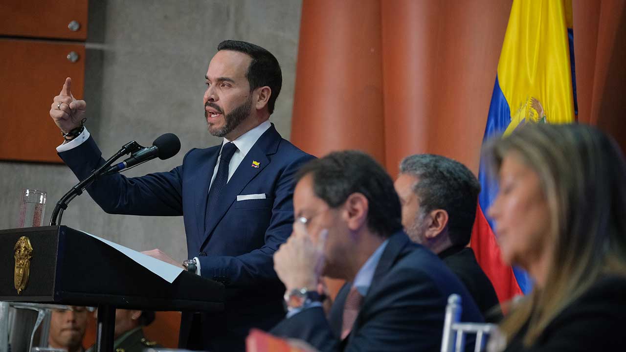 "Finanzas famélicas y apocalípticas": Gobierno revela que administración anterior se gastó el 97% del endeudamiento en sus primeros meses 1