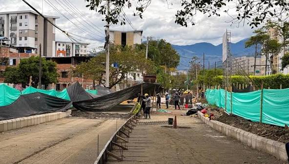 ¿Qué está pasando en la vía a El Salado? Ya hay más de 2.000 m² pavimentados 1