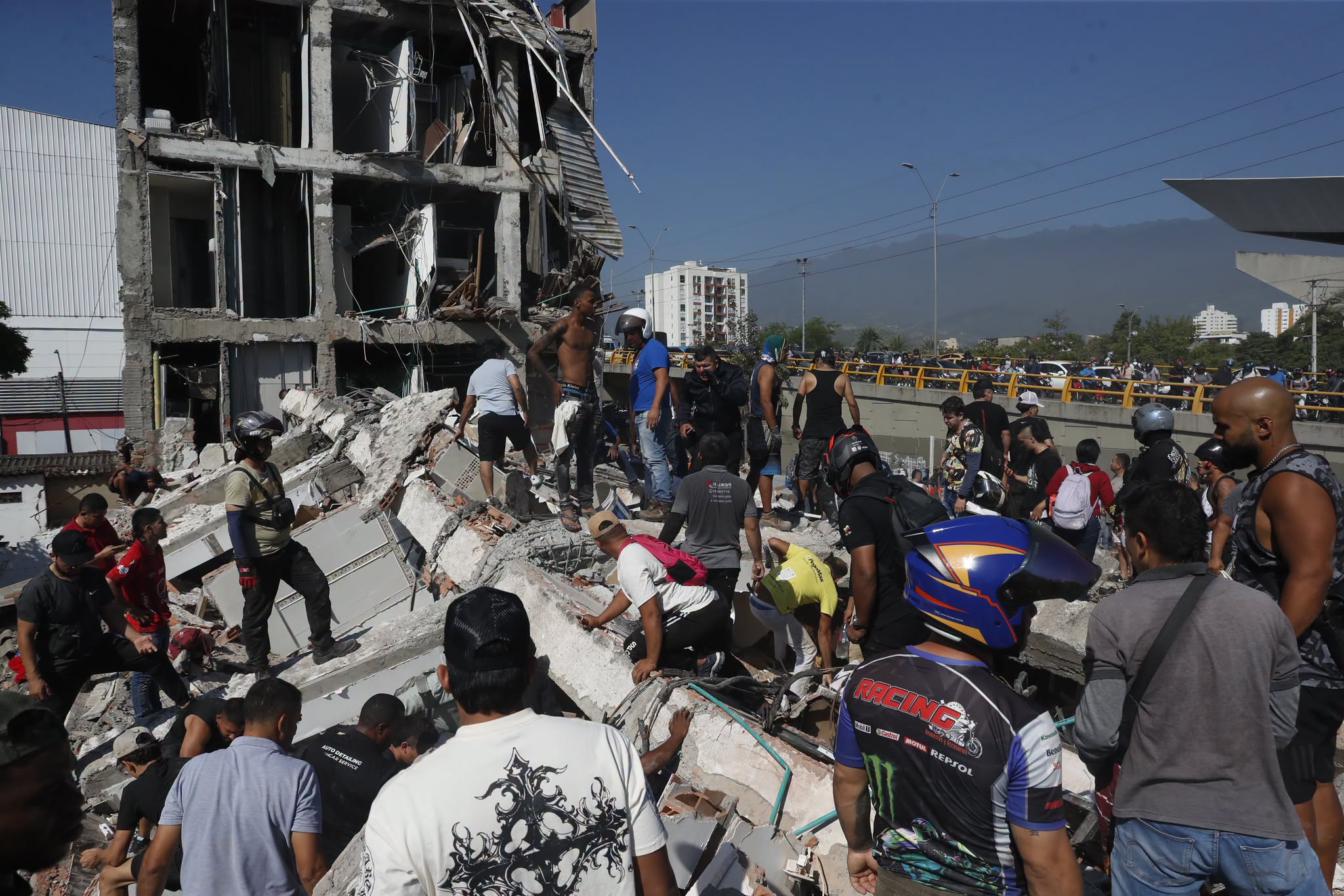 Gobierno Nacional declara situación de desastre nacional tras sismo de 7,4 que deja 71 muertos 18