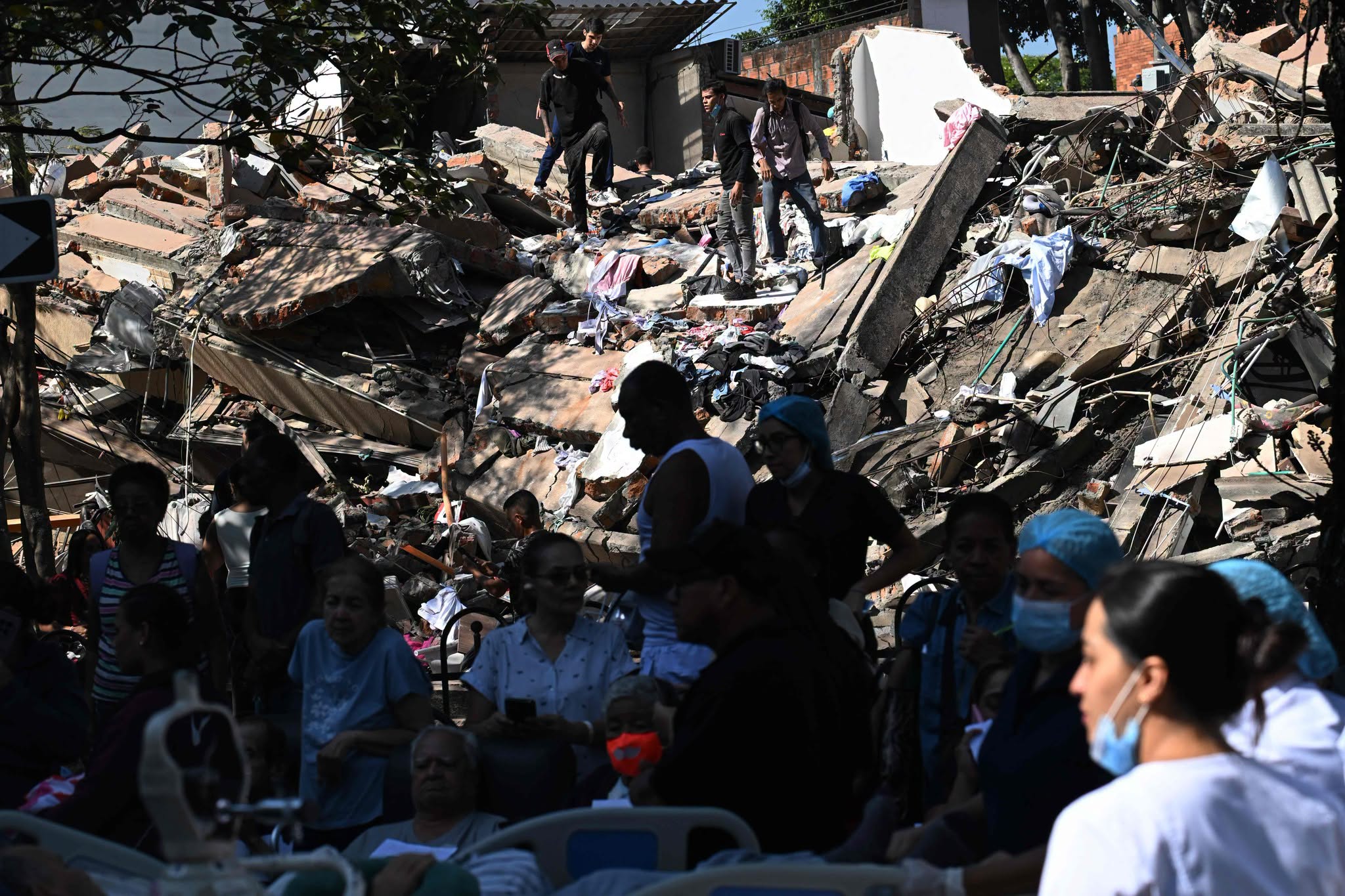 Terremoto de 7,4 sacudió a Colombia: minuto a minuto de una emergencia que deja decenas de muertos y graves daños 1