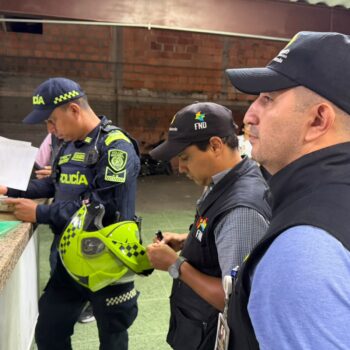 Operativo en El Salado: autoridades aprietan controles al comercio ilegal de licores y cigarrillos 11