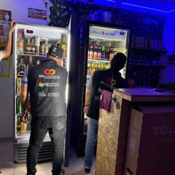 Operativo en El Salado: autoridades aprietan controles al comercio ilegal de licores y cigarrillos 13