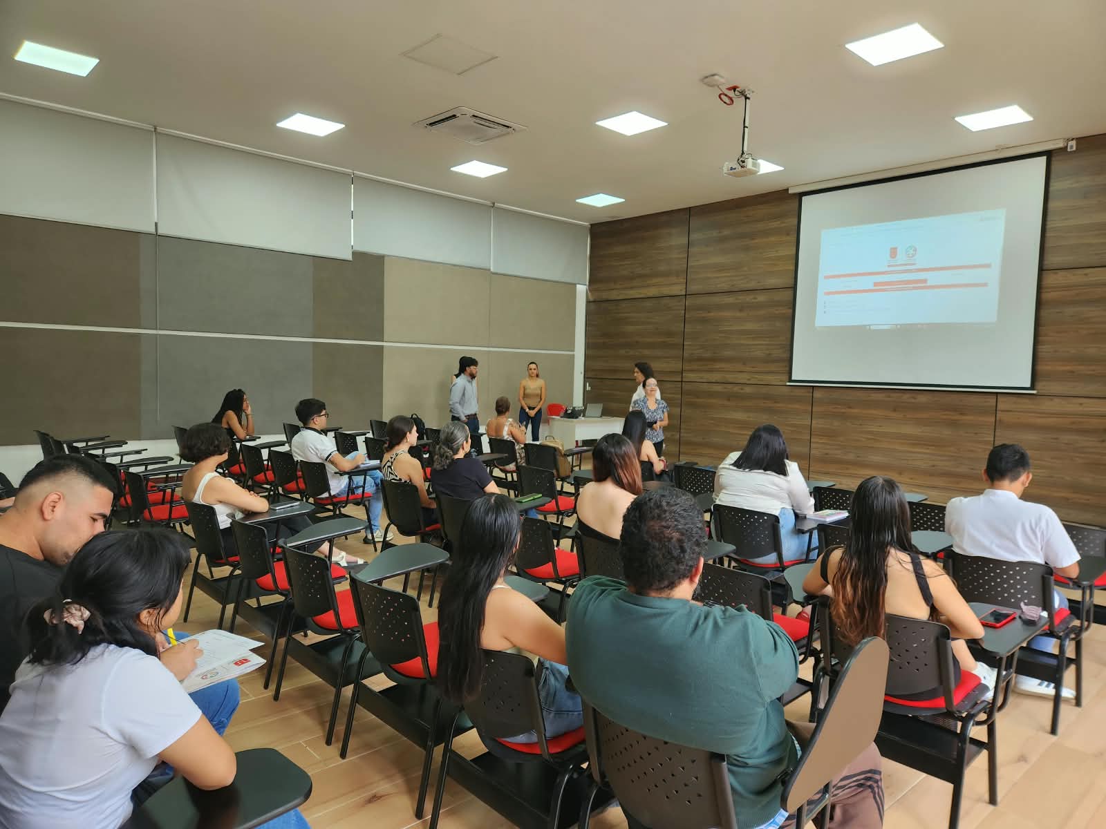 Ciencia con rostro joven: 25 investigadores llegan a la Universidad del Tolima y llevarán sus conocimientos a las escuelas 3
