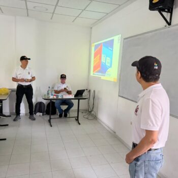¡Alerta con lo que consume! GOAT llevó a universitarios del Tolima a identificar licor adulterado y cigarrillos de contrabando 7