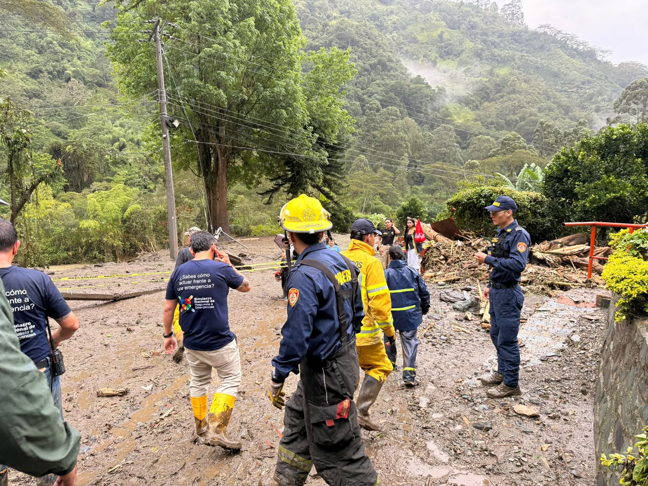Creciente de la quebrada El Secreto deja dos viviendas afectadas en el Cañón del Combeima 1