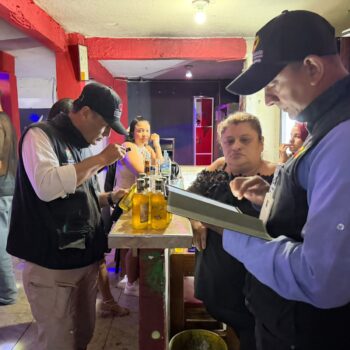 Freno al contrabando: GOAT aprehende cigarrillos y licores con estampillas falsas 2