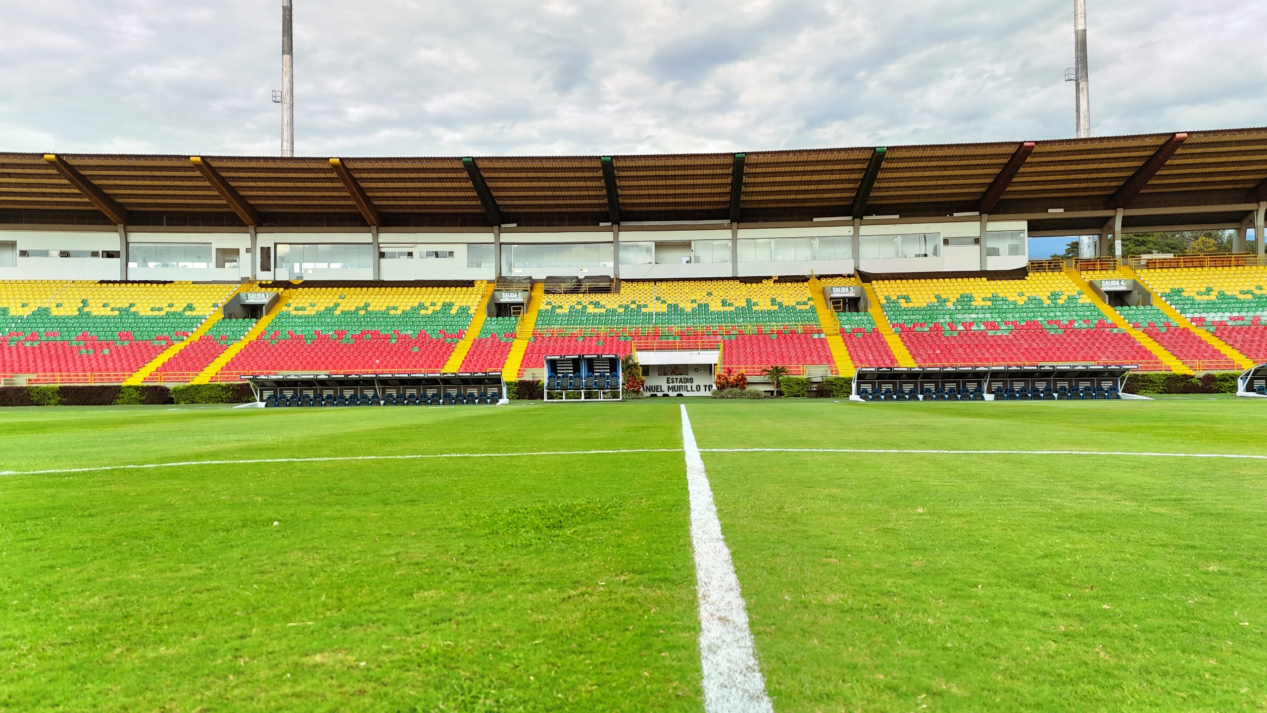 Adjudican obras para renovar el gramado del estadio Manuel Murillo Toro 1