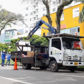 Avanza instalación del alumbrado navideño en la carrera Quinta de Ibagué 4
