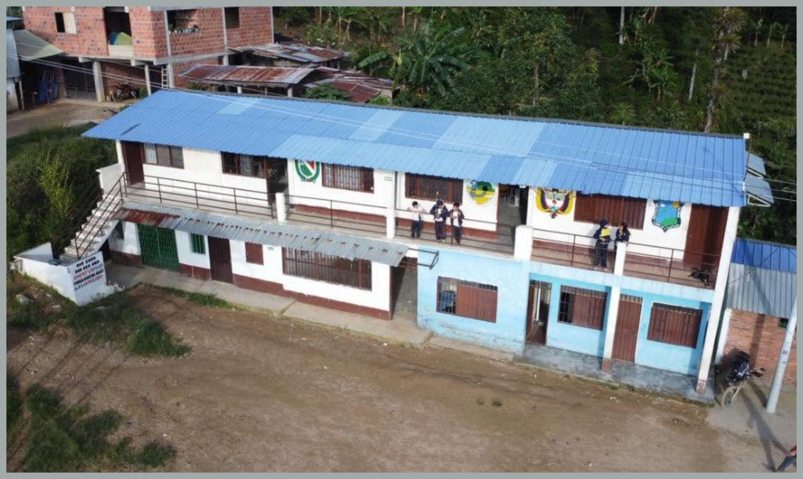 Estudiantes de 4 municipios regresan a clases presenciales, tras disminuir actividad sísmica 1